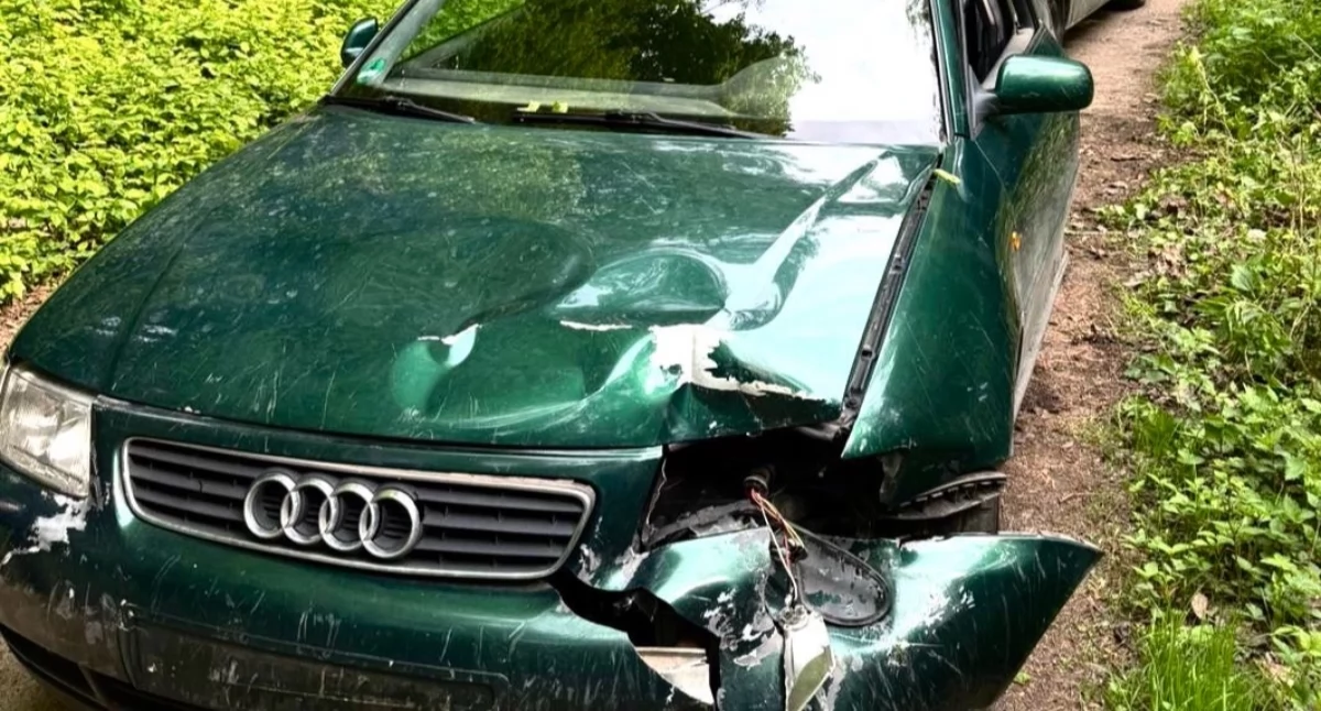 Pijany kierowca Audi uciekał przed policjantami. Wcześniej najechał na pięć aut