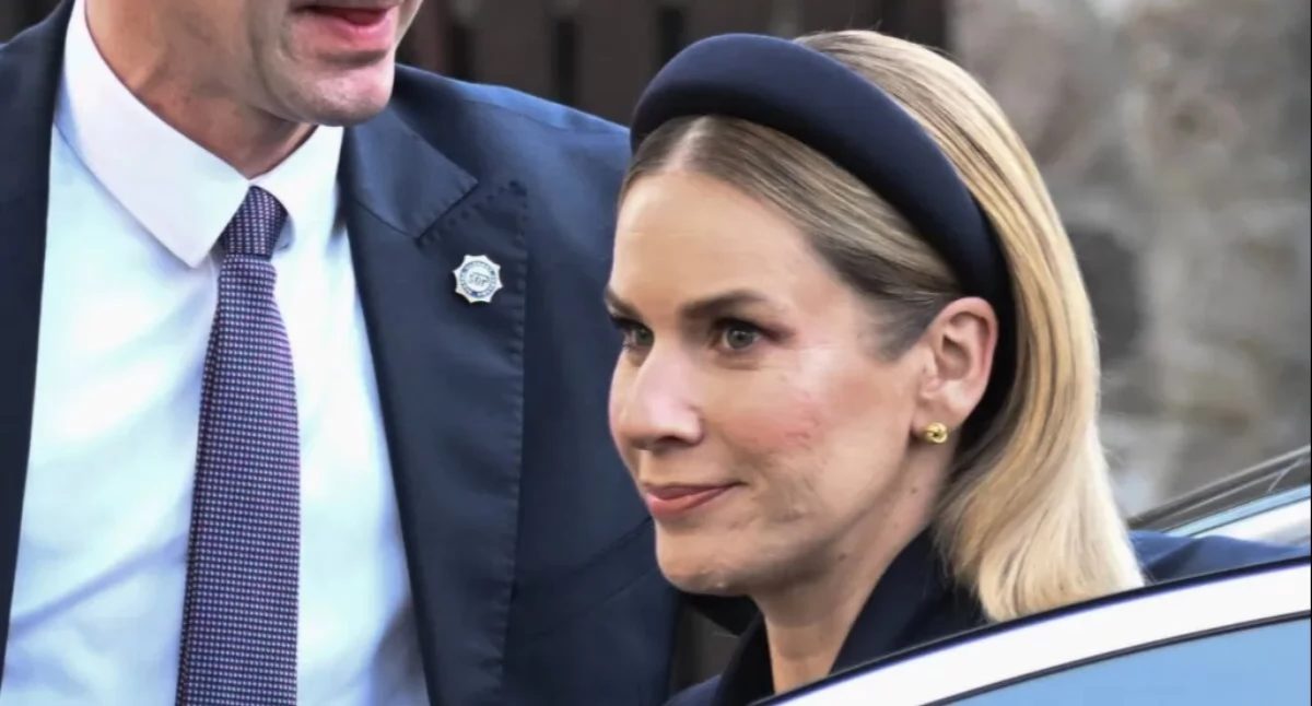 Burgund i toczek. Stylizacja Pierwszej Damy porównywana do księżnej Kate