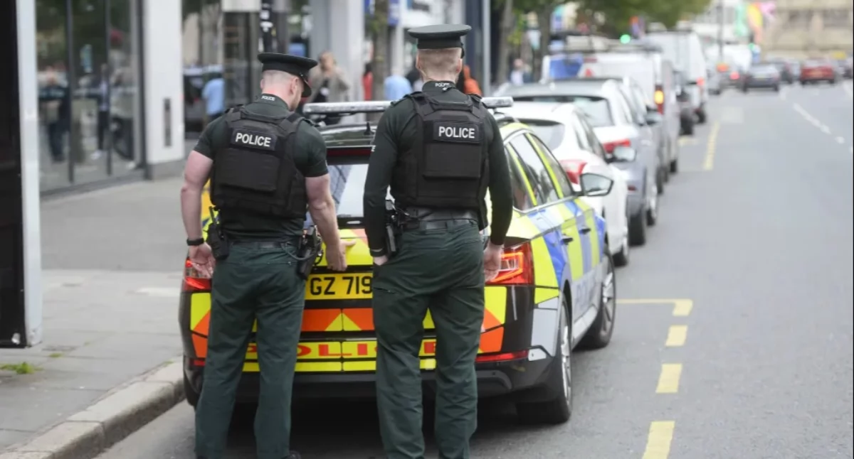 Belfast w napięciu. Zamieszki po ataku nożownika