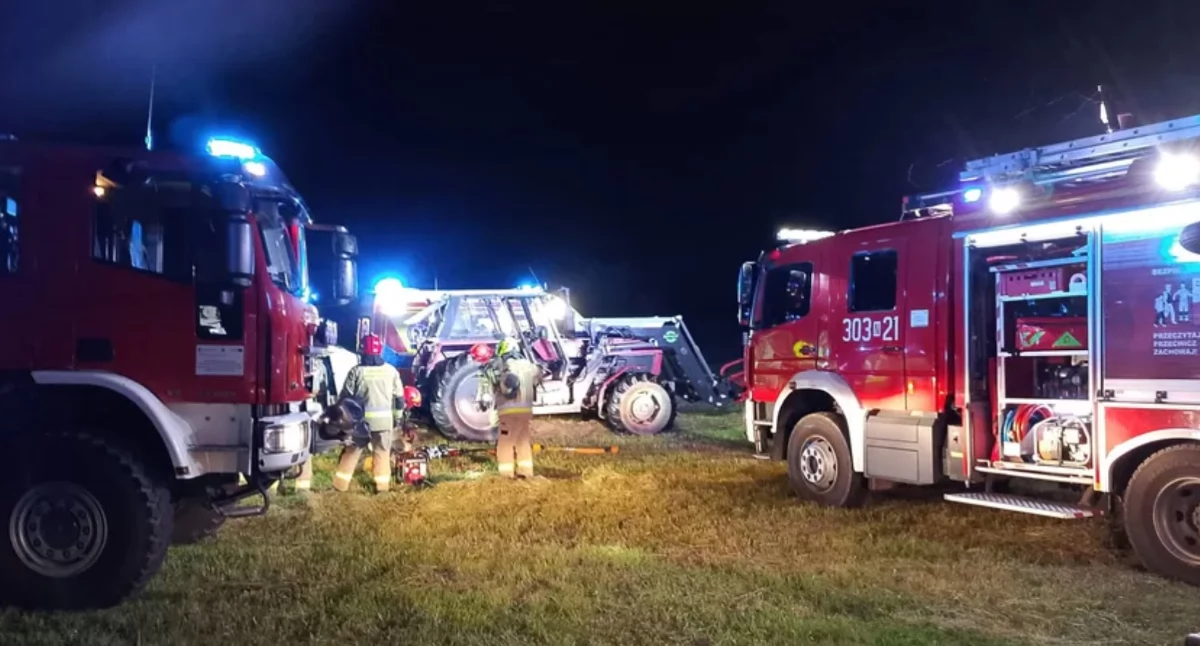 Wypadek podczas prac polowych. Mężczyznę wciągnęła maszyna