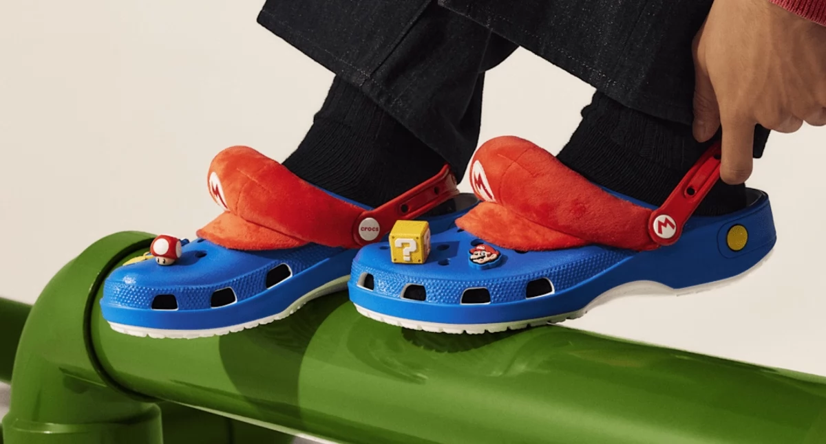 Super Mario trafia na Crocsy