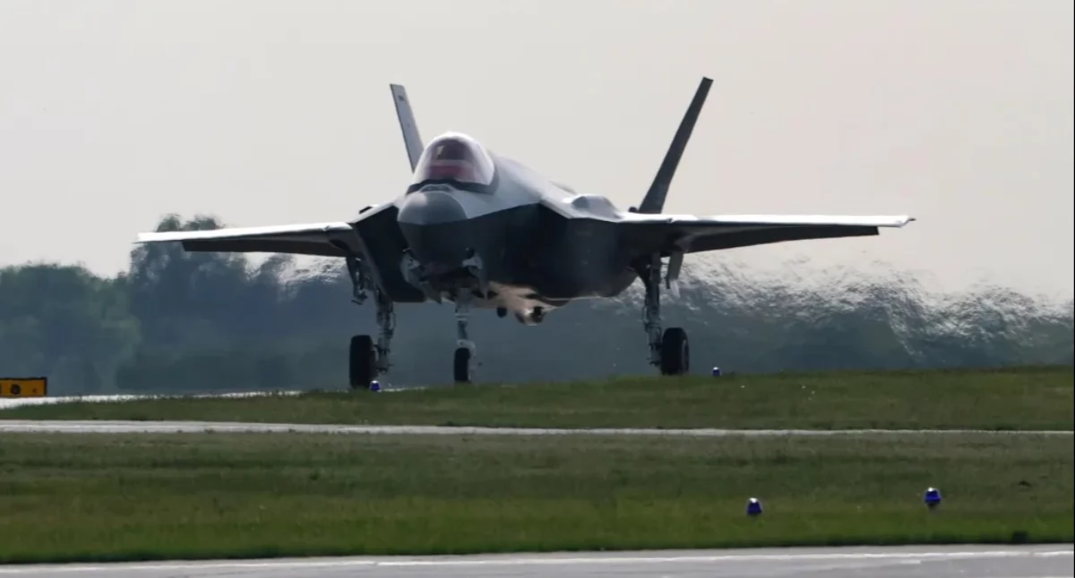 F-35 nad Polską. Uroczyste przeloty myśliwców w trzech miastach
