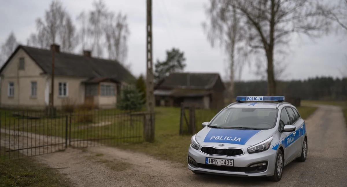 Przez 30 lat mieli nie wychodzić z domu. Prokuratura bada dramat rodzeństwa