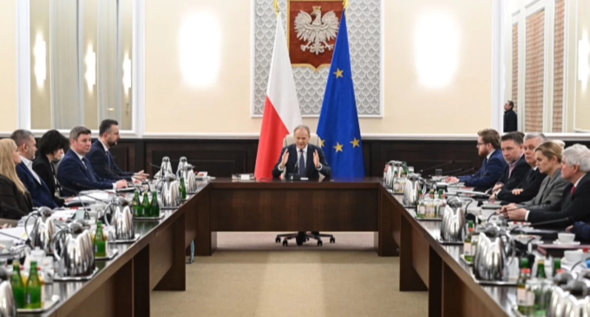 Szpitalna afera uderza w rząd? Sondaż pokazuje ostrą polaryzację