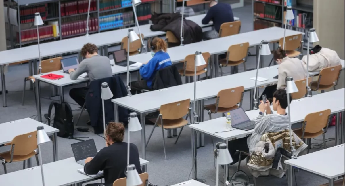 Psychologia bije rekordy popularności w Polsce. 84 tys. studentów i wzrost o 147 proc. w sześć lat