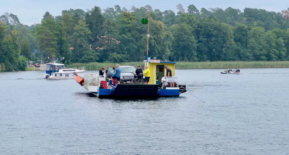 [WIDEO] Prom Bełdany w Wierzbie. Jedyna taka przeprawa na Mazurach