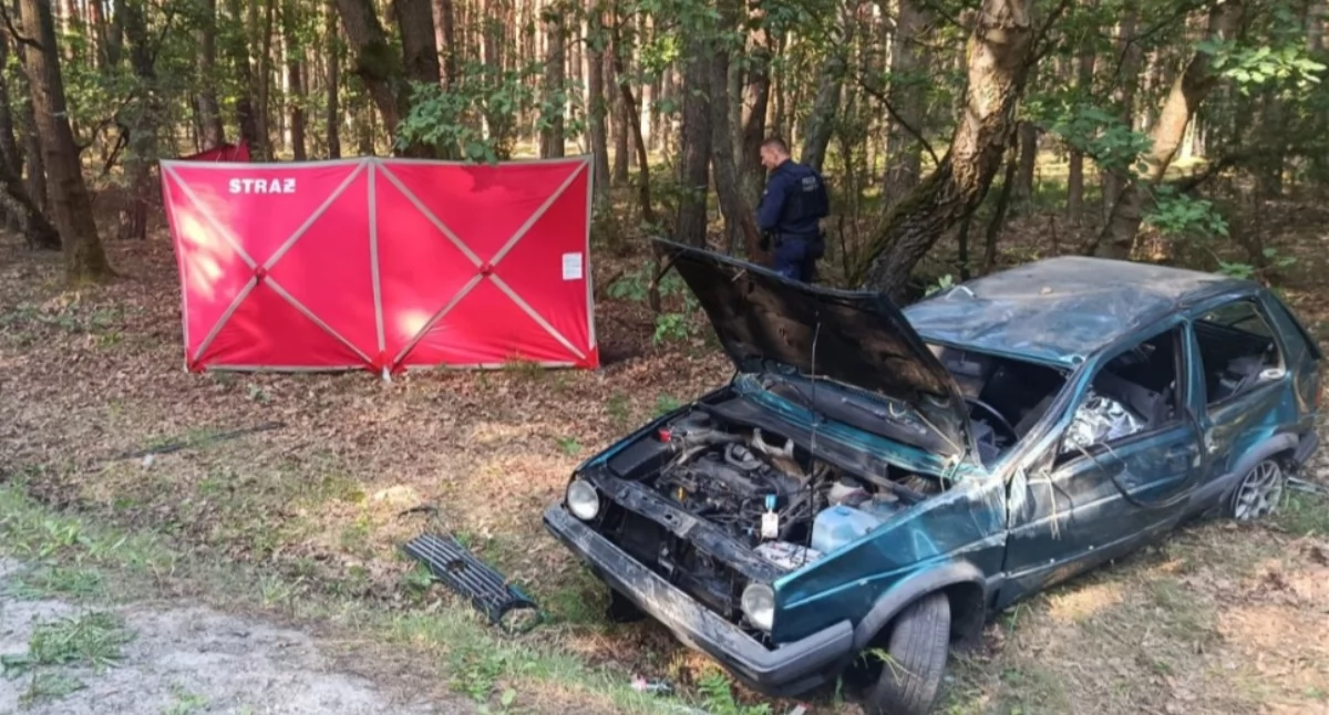 Tragiczny wypadek pod Staszowem. Nie żyje 22-latek, czterech nastolatków zostało rannych