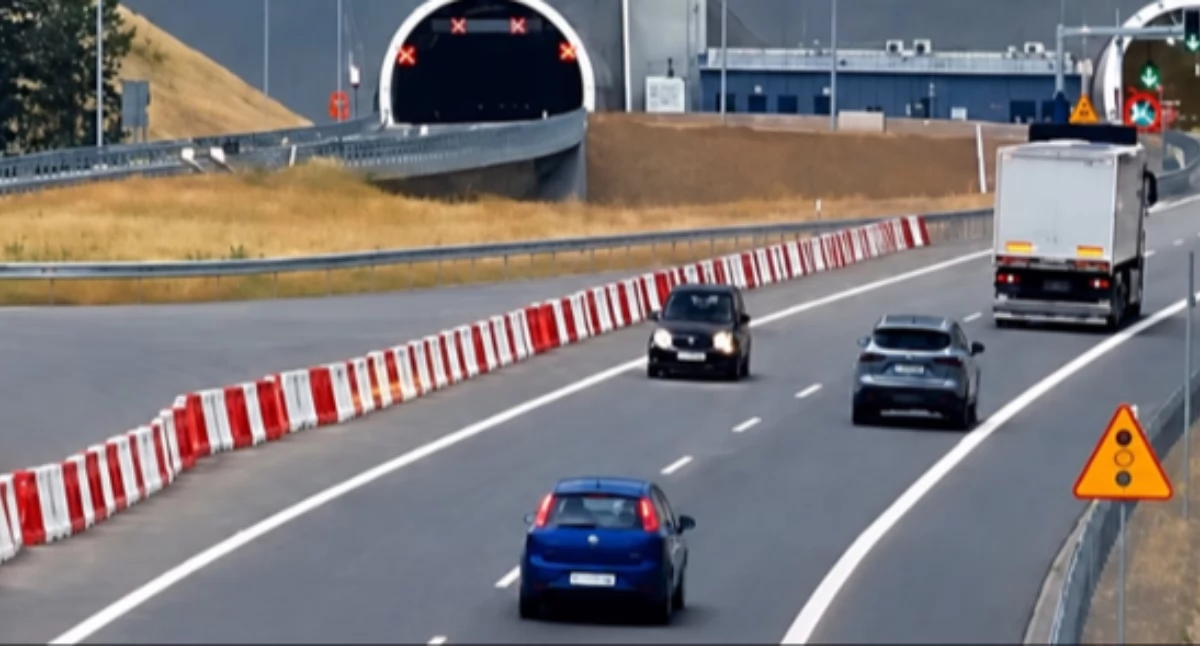 Unia chce przyhamować kierowców. Nowe auta same mają pilnować prędkości
