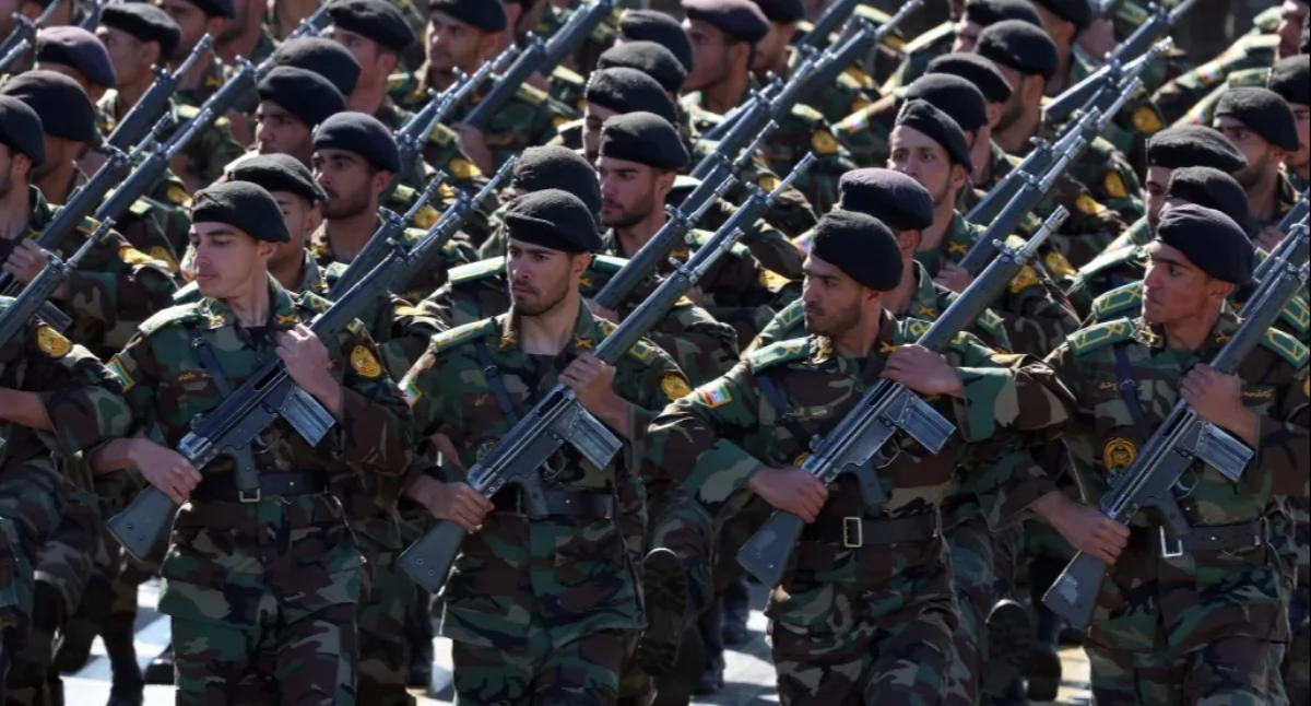 Iran uderza w amerykańskie cele. Noc eskalacji wokół cieśniny Ormuz