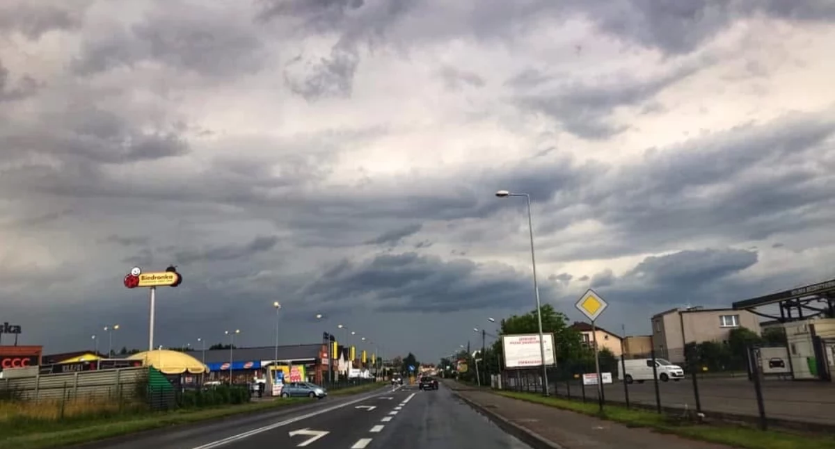 IMGW ostrzega przed burzami w 10 województwach