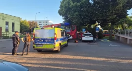 Niebezpieczna przesyłka w komendzie. Policjant został ranny