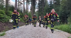 Strażacy z 20-kilogramowym umundurowaniem zdobyli Śn&hellip;