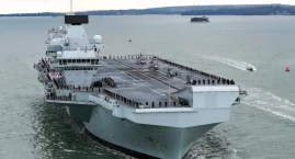 Rosyjski Tu-142 nad brytyjskim lotniskowcem. Jest re&hellip;