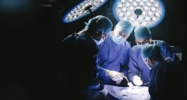 Prawie 700 lekarzy zarabia ponad milion zł rocznie. &hellip;