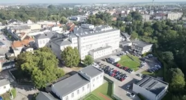 Zajrzał do tabeli wynagrodzeń i pokazał liczby. Tyle&hellip;