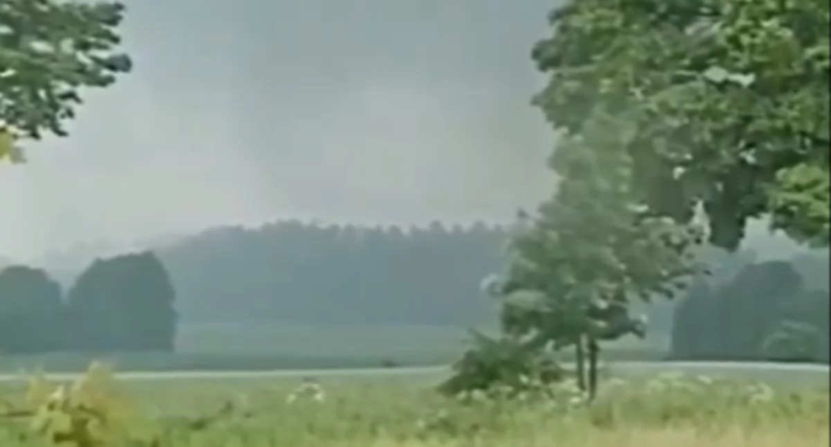 Chwile grozy na Mazurach. W sieci krąży nagranie możliwego tornada
