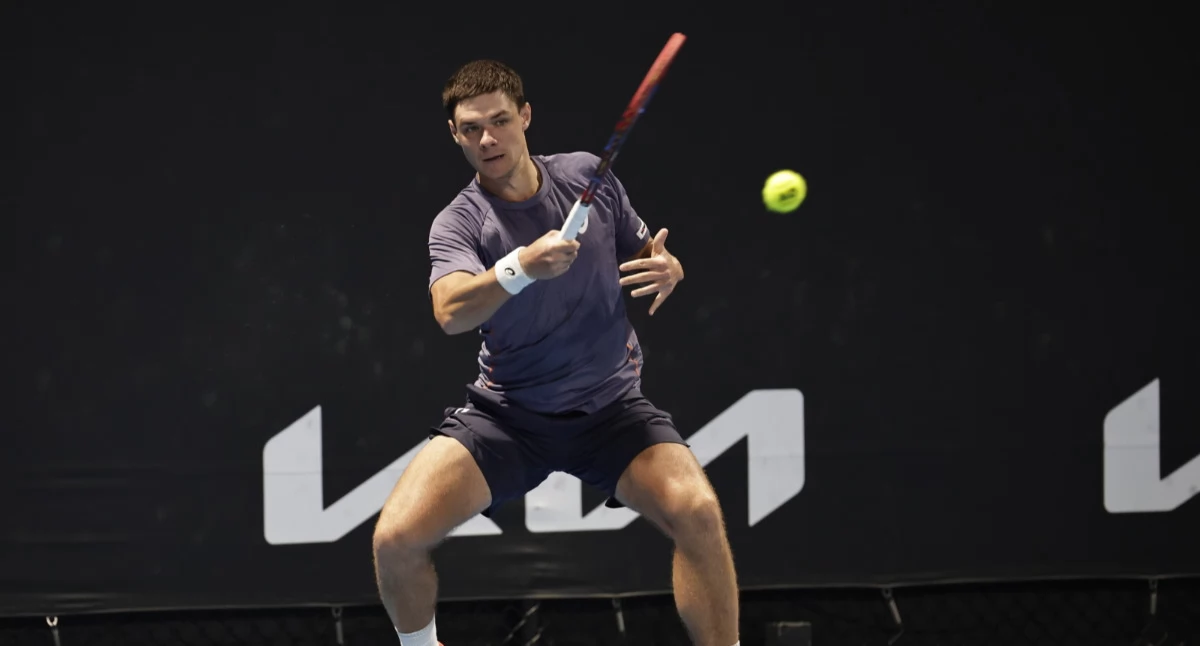 Wimbledon - awans Majchrzaka do drugiej rundy 