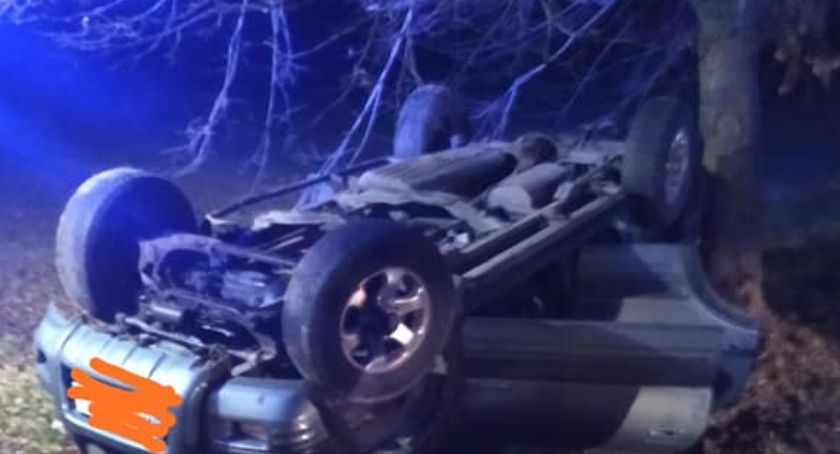 Dachowanie auta w Woli Pasikońskiej. Kierowcy brak 