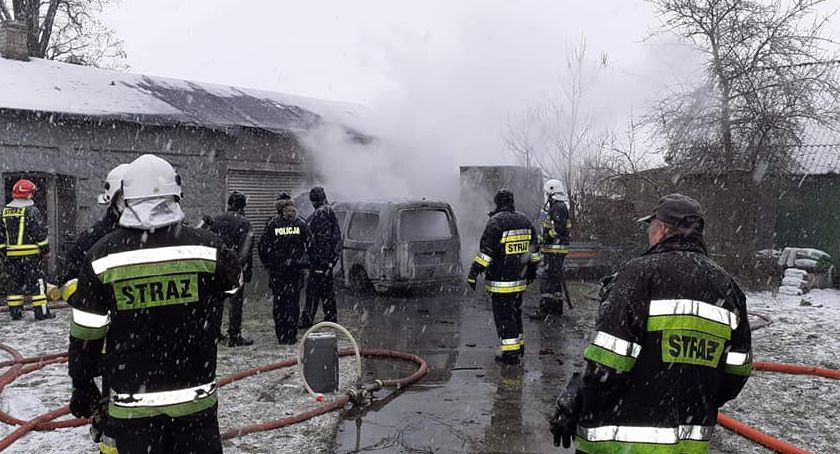 Pożar auta w miejscowości Strojec