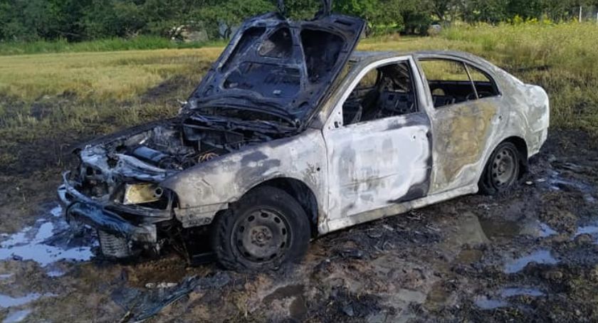 Pożar samochodu osobowego w miejscowości Szczytno
