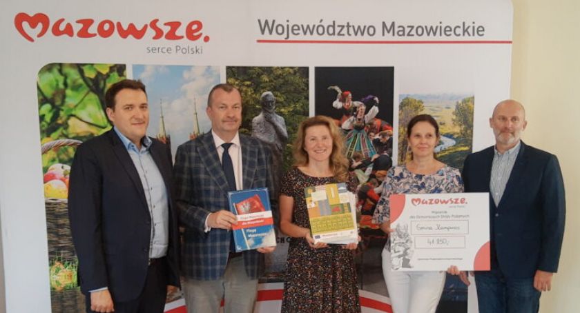 11 umów na dofinansowania dla gminy Kampinos