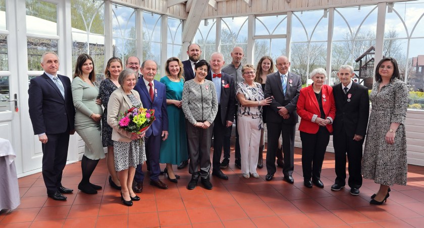 Małżeńskie jubileusze w Kampinosie - medale Prezydenta RP wręczone