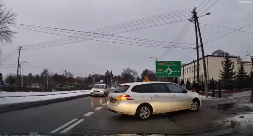 Straż z Zaborowa apeluje - kierowcy opamiętajcie się 