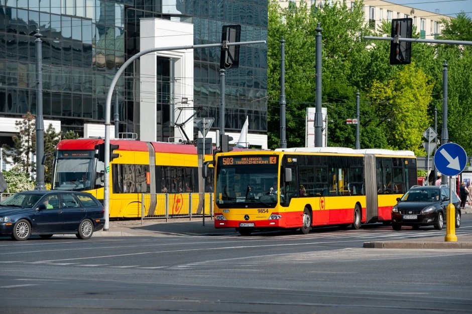 Warszawa: Świąteczne zmiany w komunikacji od czwartku