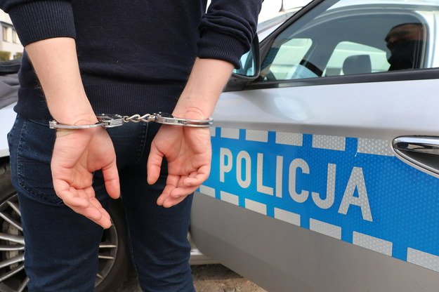 20-latek wyłudził 330 tysięcy złotych „na policjanta i prokuratora”. Trafił do aresztu
