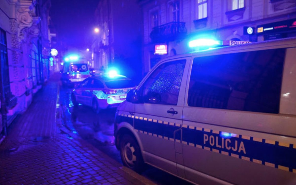Trzy osoby zatrzymane ws. ataku nożownika na Marszałkowskiej