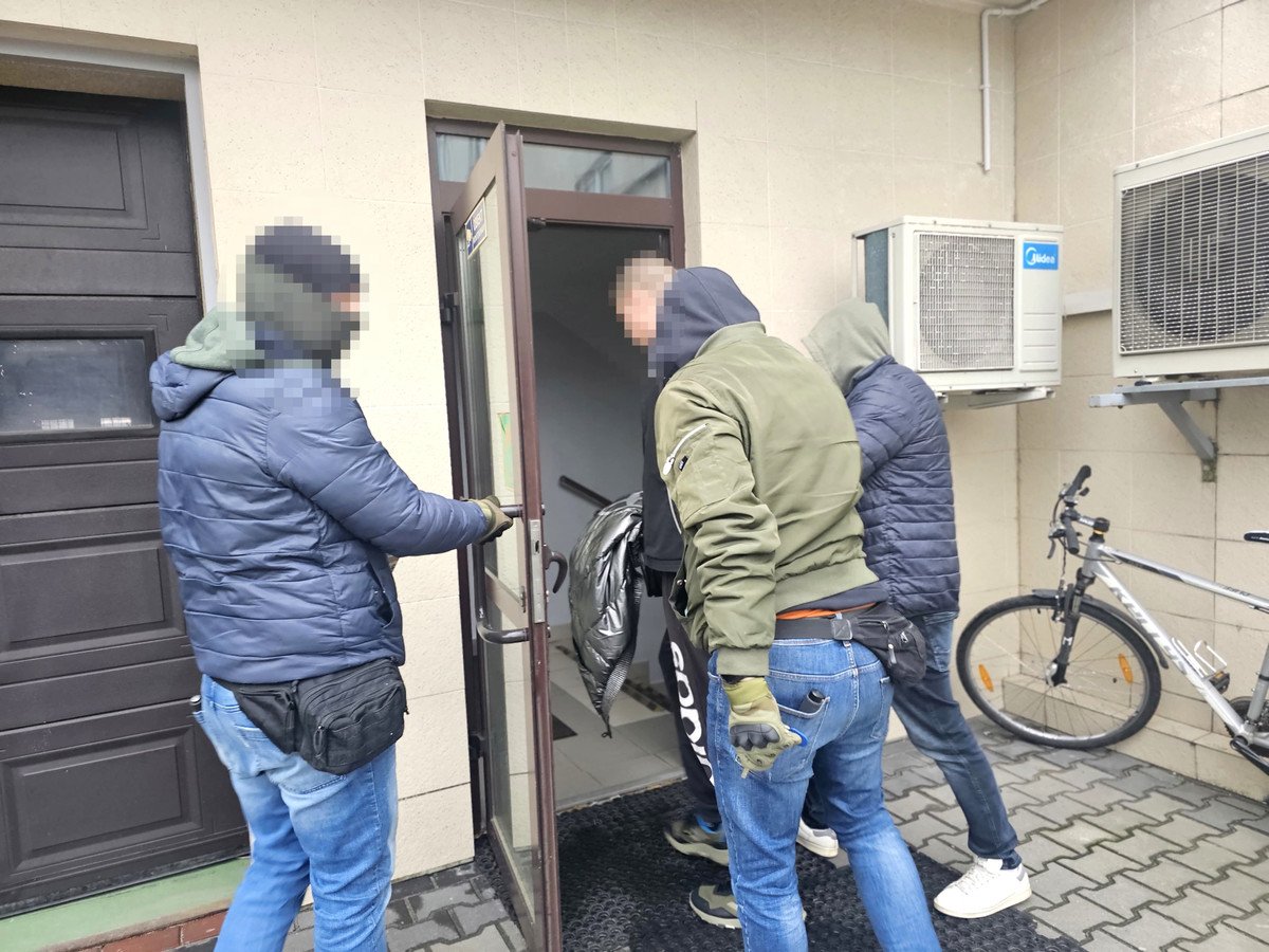 Piaseczyńscy kryminalni ujęli ukrywającego się handlarza narkotyków