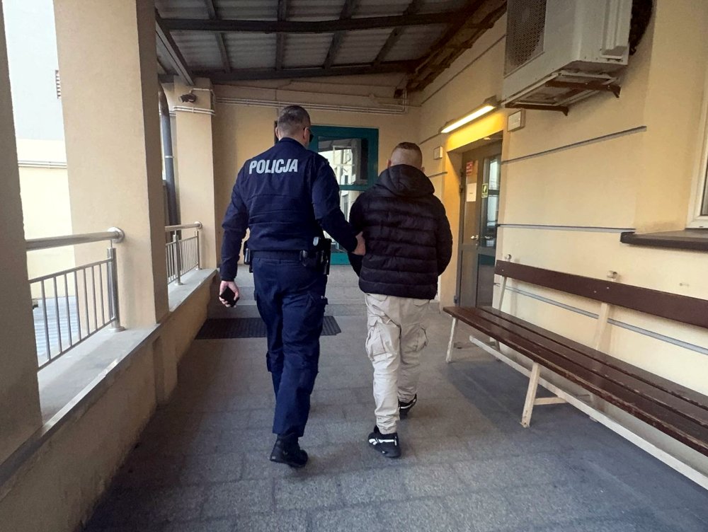 Wpadł dokładnie pod Komendą Stołeczną Policji