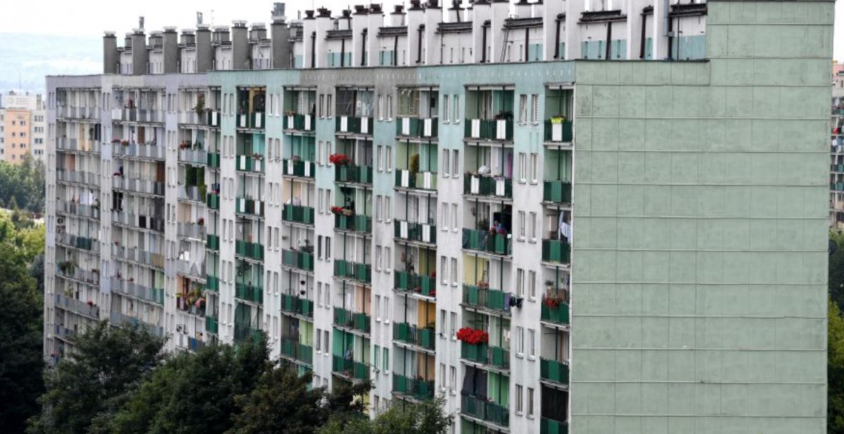 Bloki z wielkiej płyty: Jak długo jeszcze wytrzymają? Mija 65 lat od pierwszej budowy