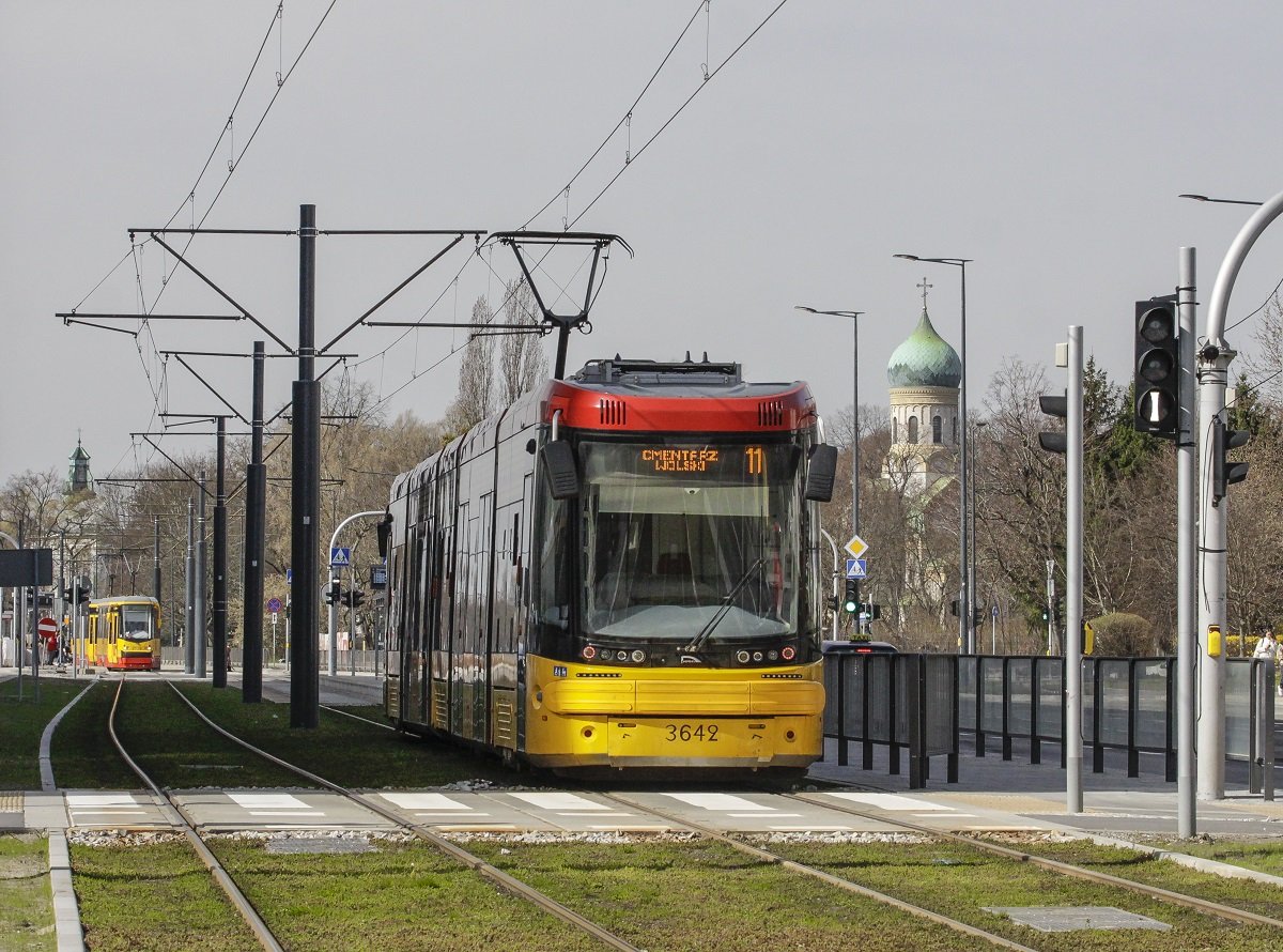 Tramwaj na Kasprzaka ma moc – już 2 miliony podróżnych w rok!