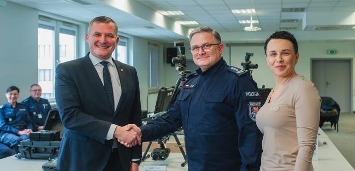 Mazowiecka policja na nowym poziomie – samorząd dofinansował sprzęt