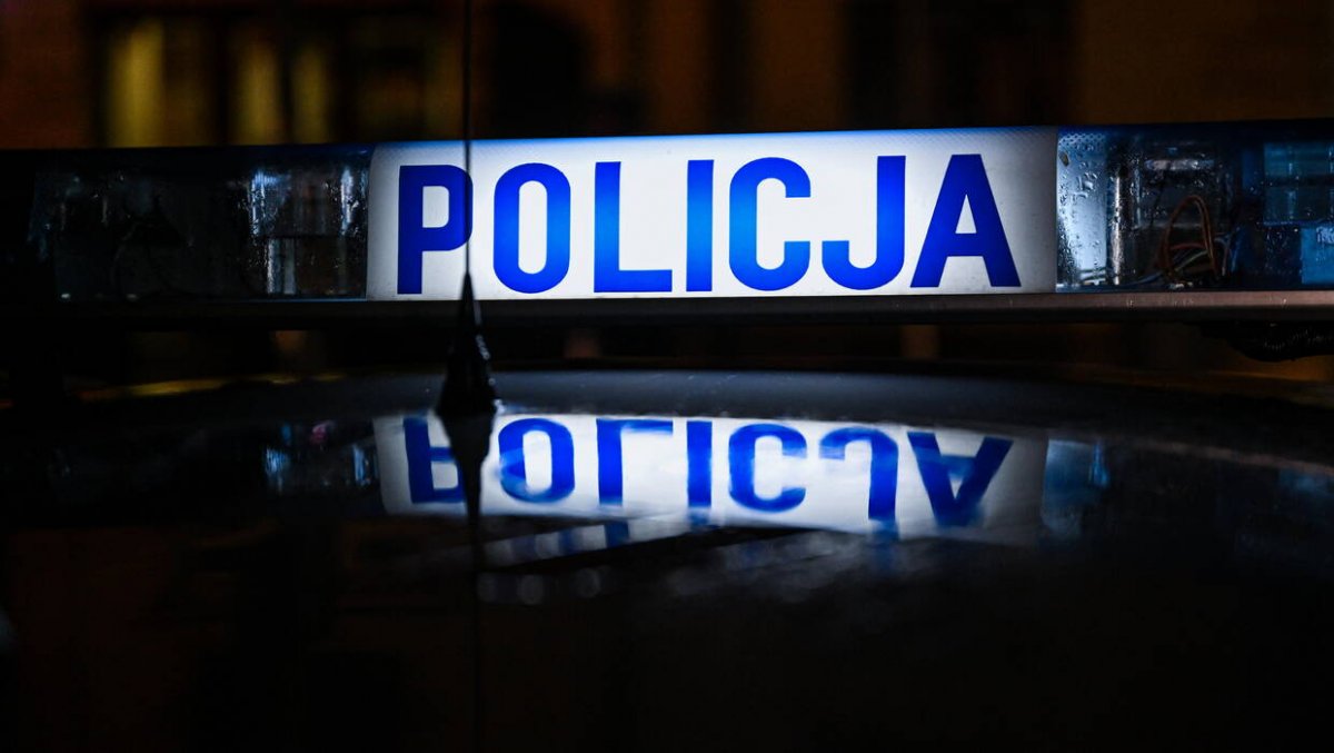 Zakrwawiona kobieta dobijała się do mieszkań – sąsiedzi w szoku