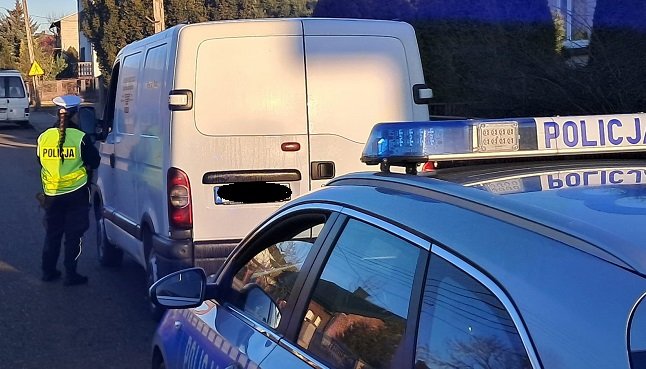 Policja w Gostyninie ujawnia kierowcę, który złamał prawo w ramach działań 