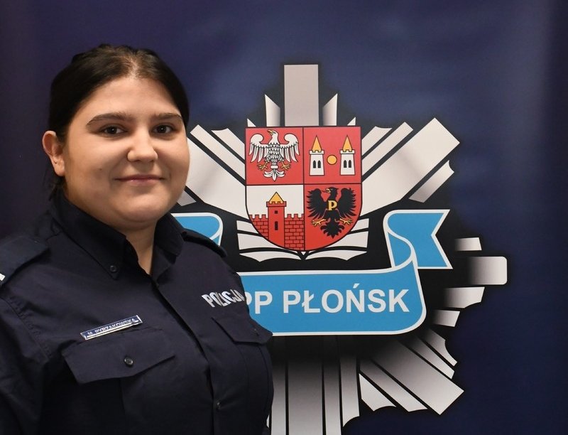 Bohaterska policjantka pomogła uwięzionej w płonącym samochodzie