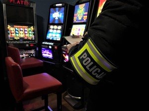 Nielegalne kasyno i narkotyki – nalot policji w Nowym Dworze Mazowieckim