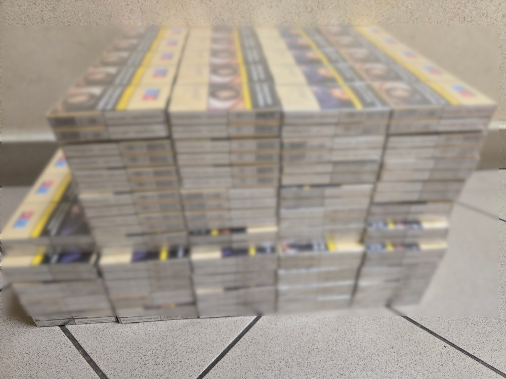 Magazyn, samochód i mieszkanie z „lewymi” papierosami