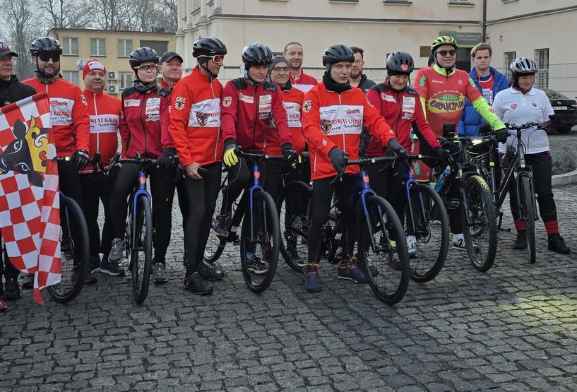 Z Kalisza do Warszawy na rowerach na czele ze starostą powiatu