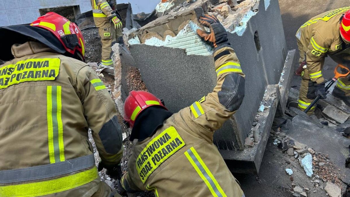 Zawalił się strop w budynku przy Alejach Jerozolimskich – jest ofiara śmiertelna