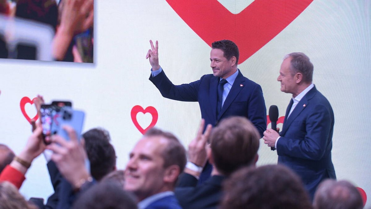 Skandal z Collegium Humanum: Ratusz Trzaskowskiego opłacił studia urzędników!