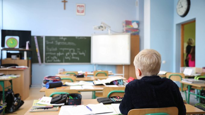 Zmiany w organizacji religii w szkołach: MEN ustępuje w jednej kwestii