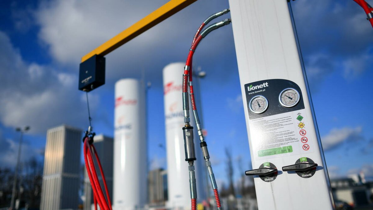 Miejski przewoźnik miał kupować gaz od spółki powiązanej z Rosją