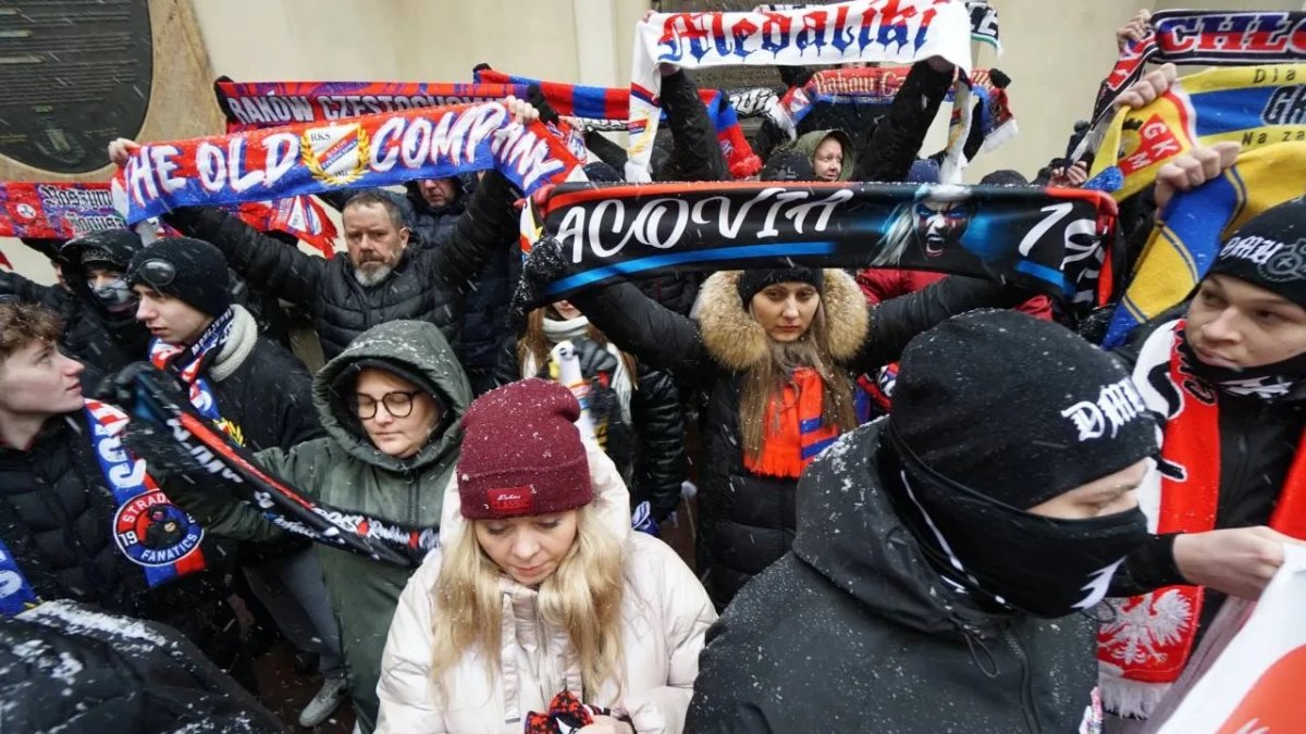 Jasna Góra miejscem patriotycznego zjednoczenia kibiców