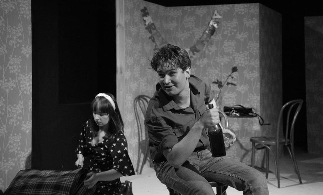 „Tramwaj zwany pożądaniem” – wrażliwość kontra brutalność na scenie Teatru Baza