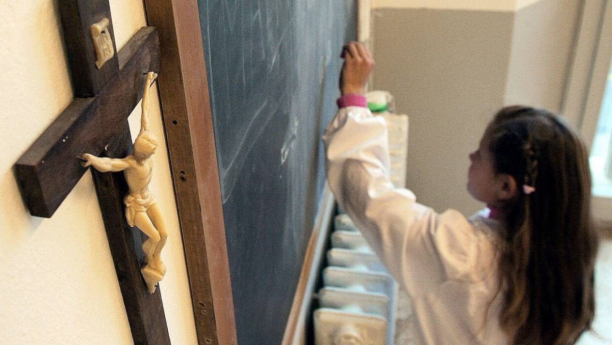 Adwentowe wezwanie abp. Jędraszewskiego: Chrońmy krzyż i lekcje religii