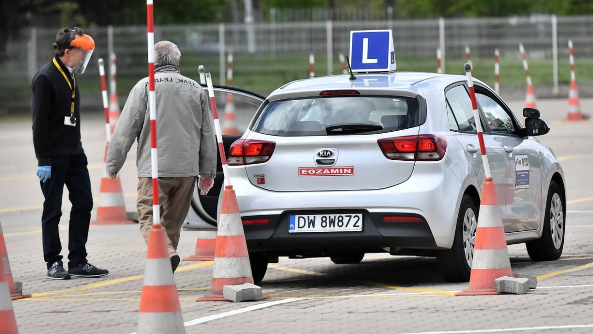 Młodzi za kierownicą: Nowe zasady dla 17-latków