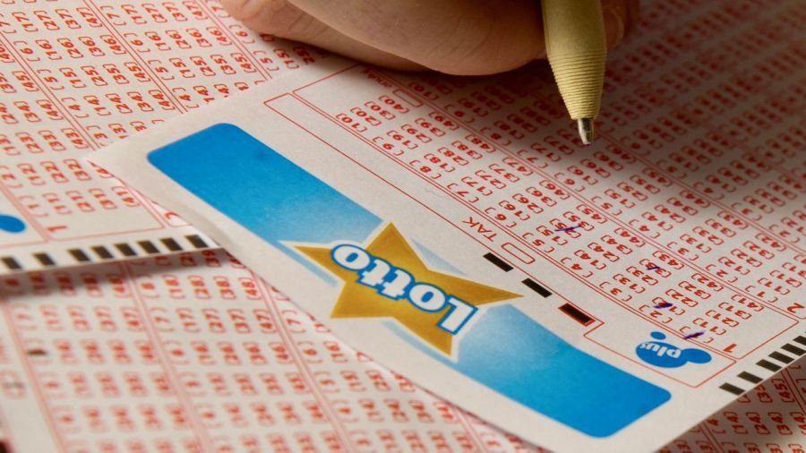 6 szóstek na raz! Czy sztuczna inteligencja znalazła sposób na Lotto?